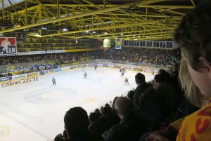 Hokej je v Česku velice populární.